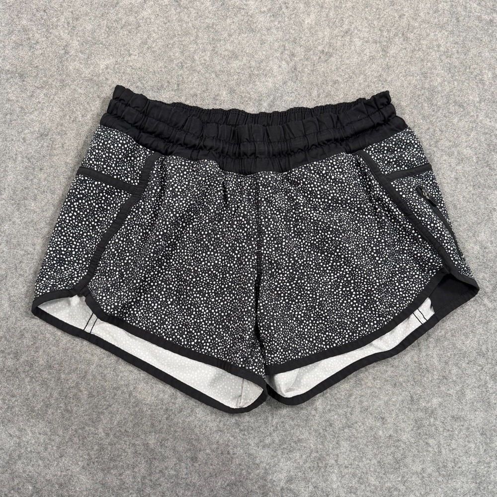 Lululemon Athletica Freckle Flower Black White Tracker IV Shorts Women's Size 4